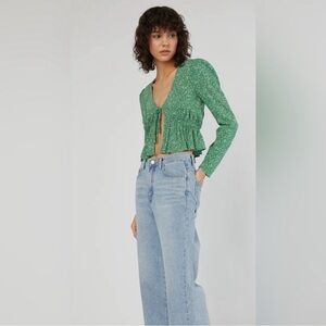 51 Oak and Fort front tie blouse Green Floral Design Women’s size Large EUC